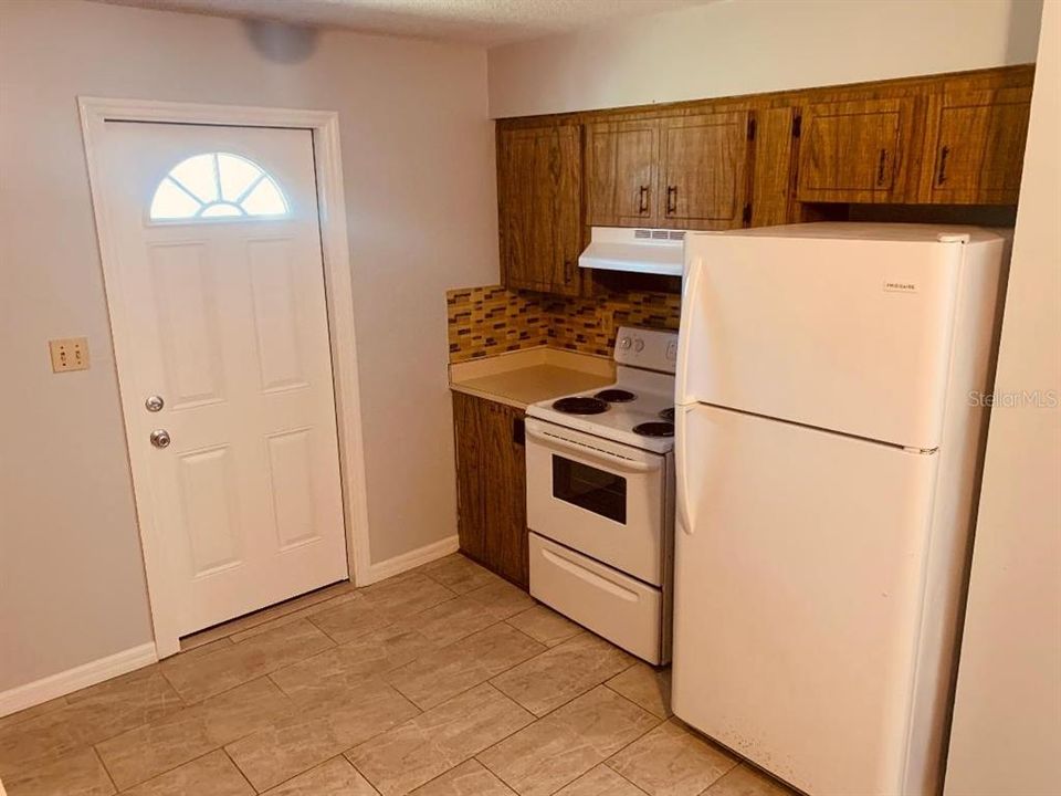 For Rent: $1,125 (2 beds, 1 baths, 914 Square Feet)