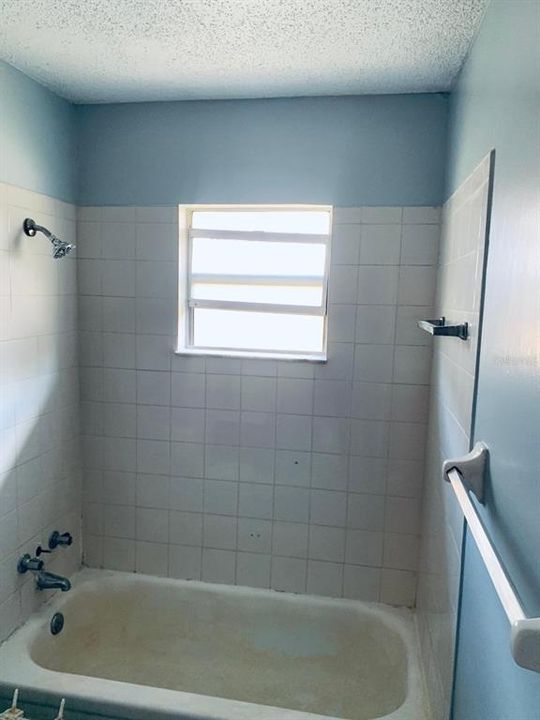 For Rent: $1,125 (2 beds, 1 baths, 914 Square Feet)