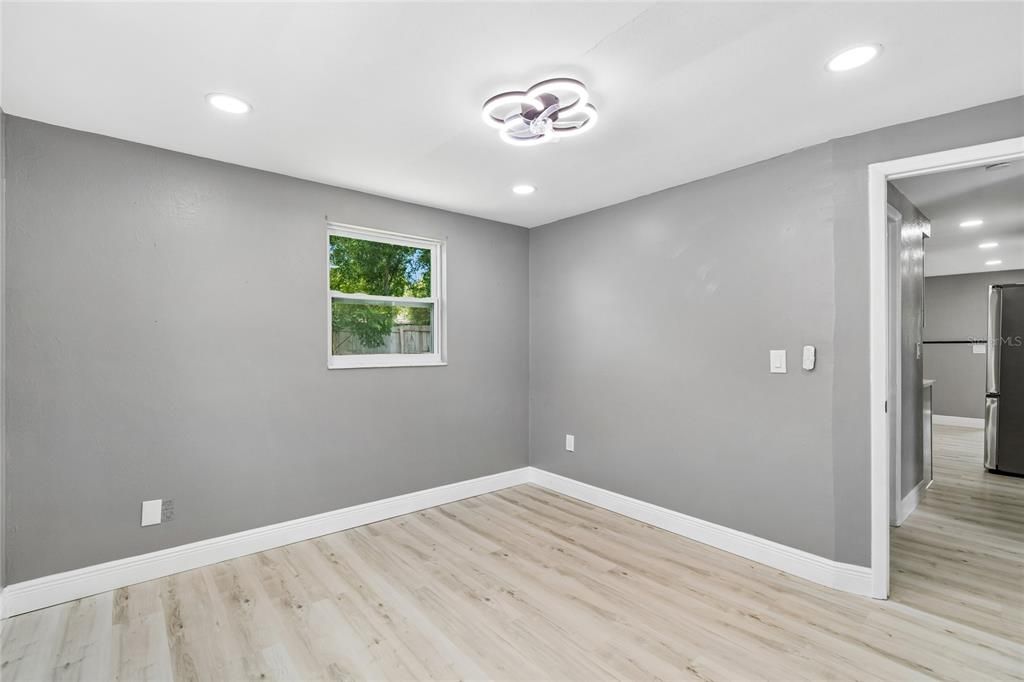 For Sale: $292,000 (3 beds, 2 baths, 1324 Square Feet)