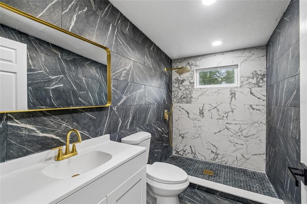 For Sale: $292,000 (3 beds, 2 baths, 1324 Square Feet)
