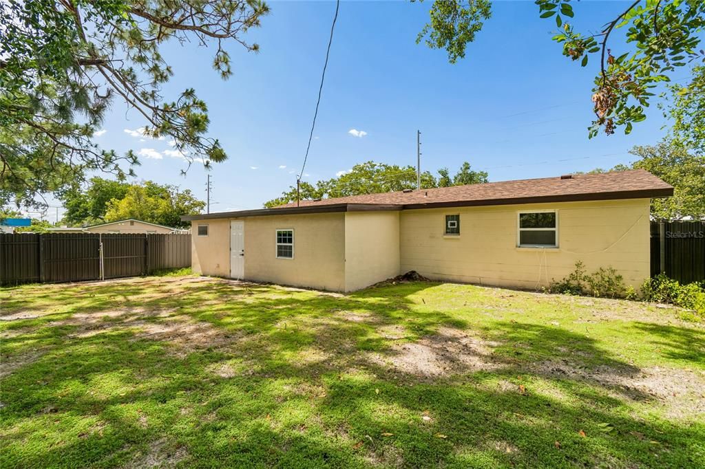 For Sale: $292,000 (3 beds, 2 baths, 1324 Square Feet)