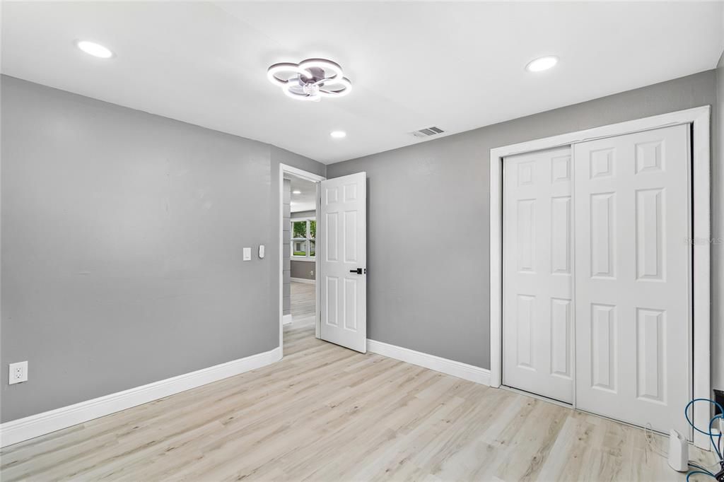 For Sale: $292,000 (3 beds, 2 baths, 1324 Square Feet)