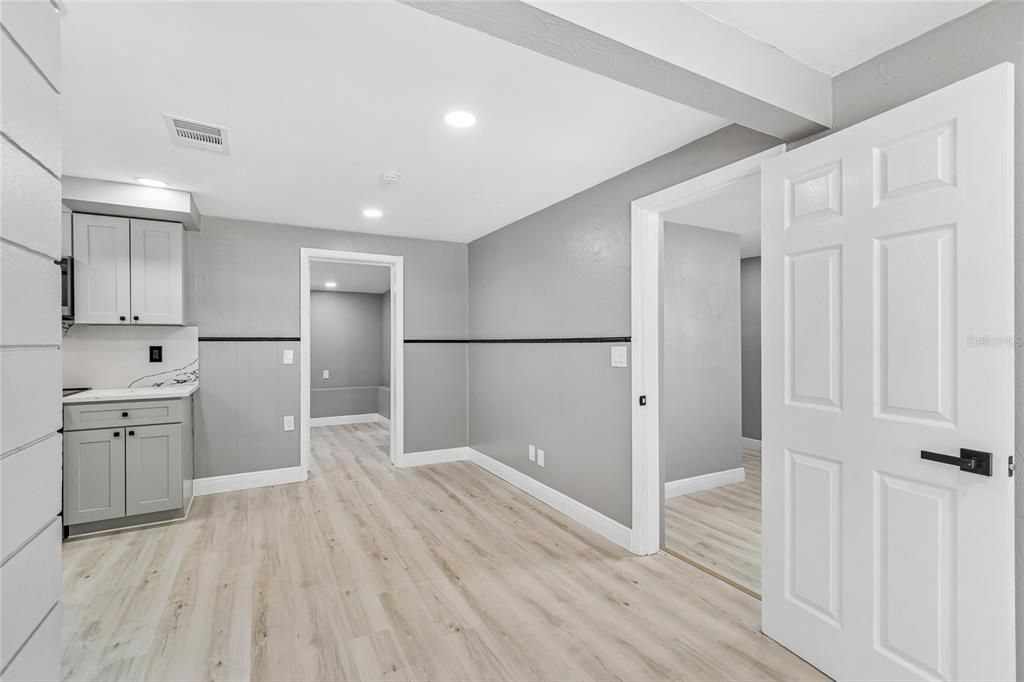 For Sale: $292,000 (3 beds, 2 baths, 1324 Square Feet)