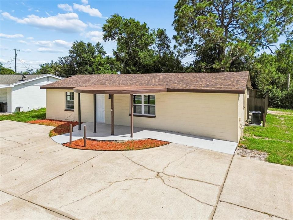 For Sale: $292,000 (3 beds, 2 baths, 1324 Square Feet)