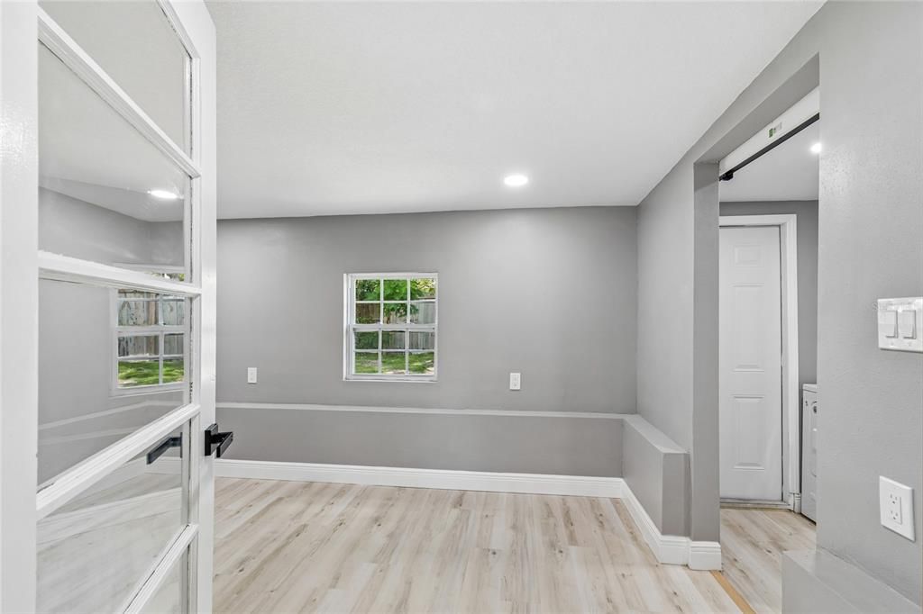 For Sale: $292,000 (3 beds, 2 baths, 1324 Square Feet)