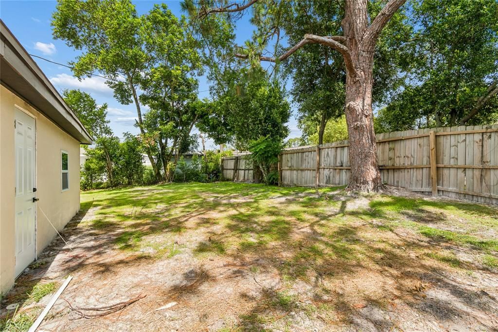 For Sale: $292,000 (3 beds, 2 baths, 1324 Square Feet)