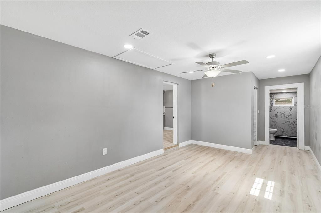 For Sale: $292,000 (3 beds, 2 baths, 1324 Square Feet)