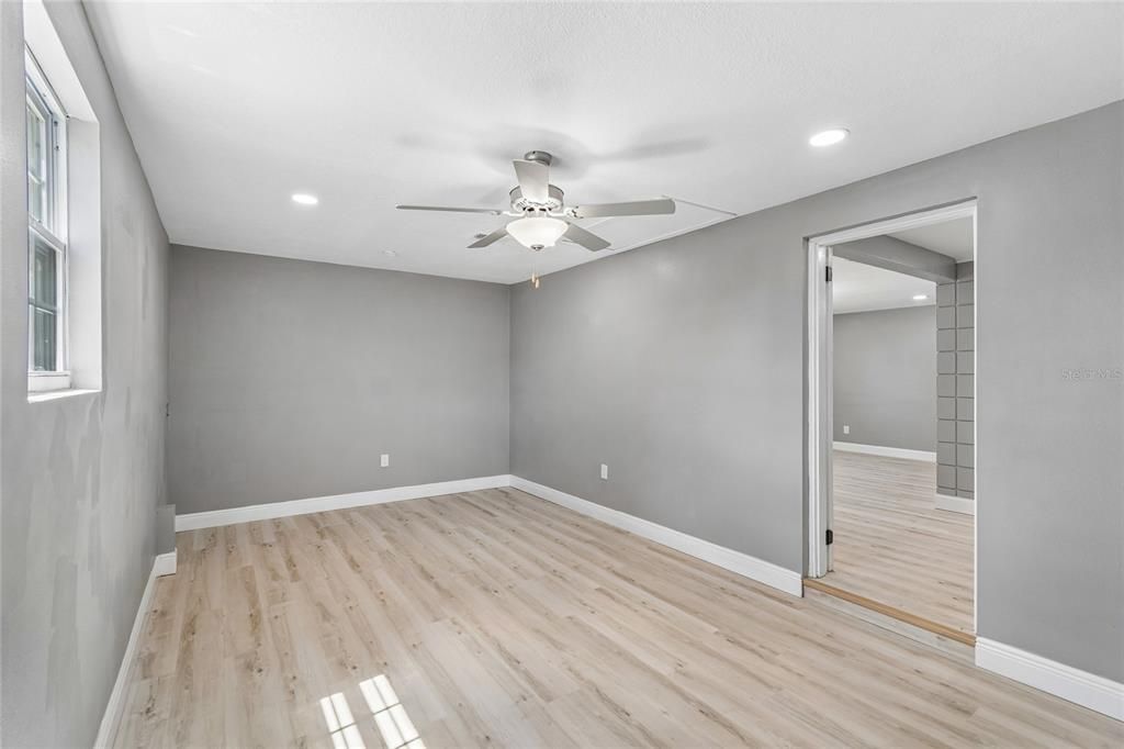 For Sale: $292,000 (3 beds, 2 baths, 1324 Square Feet)