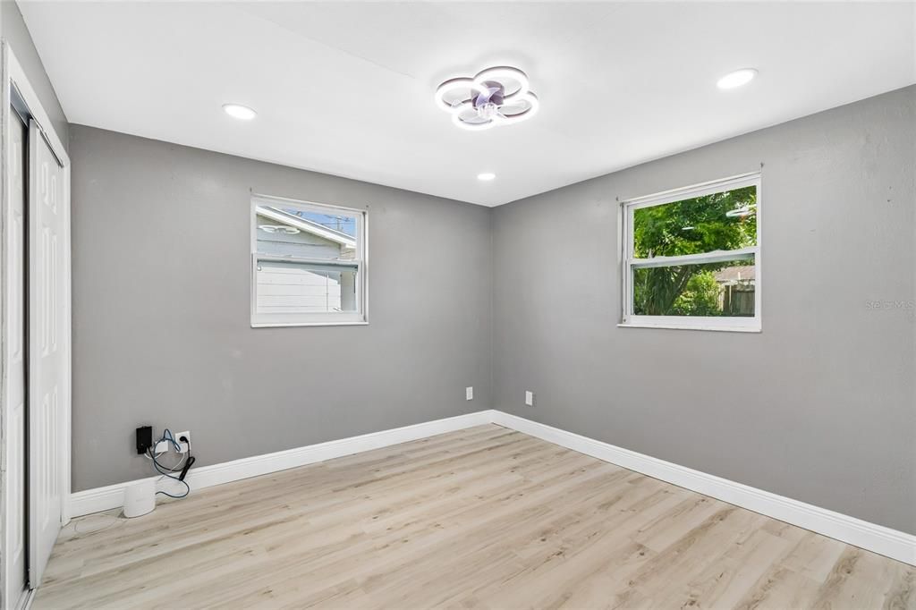 For Sale: $292,000 (3 beds, 2 baths, 1324 Square Feet)