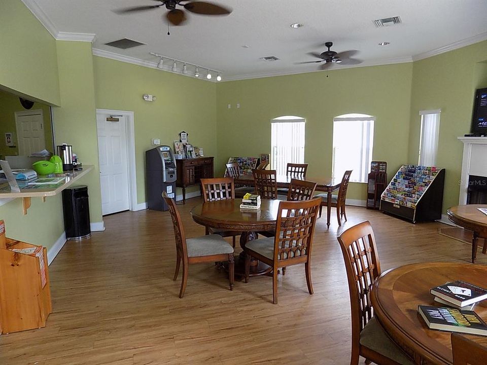 For Sale: $258,000 (3 beds, 2 baths, 1291 Square Feet)