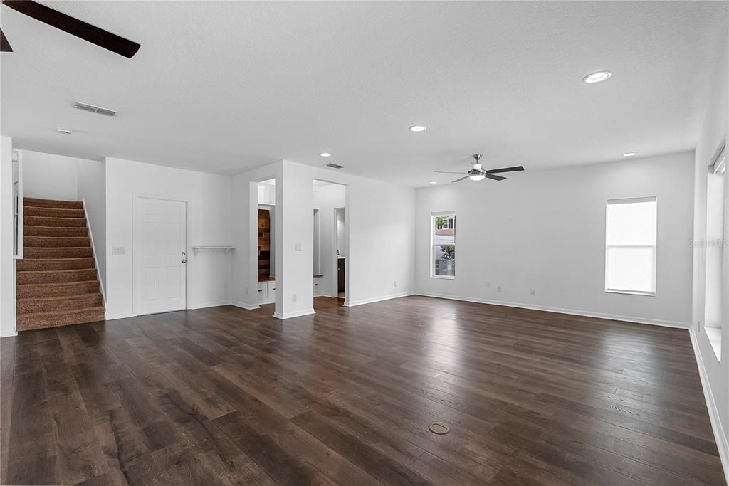 For Sale: $575,000 (4 beds, 2 baths, 2854 Square Feet)