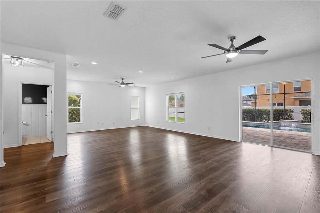 For Sale: $575,000 (4 beds, 2 baths, 2854 Square Feet)