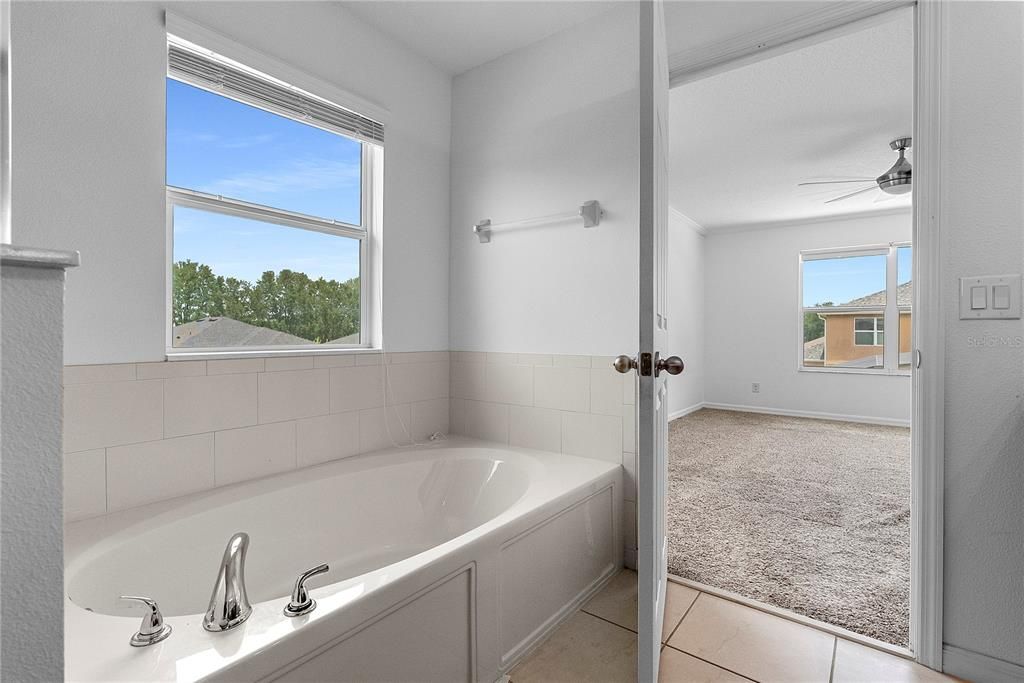 For Sale: $575,000 (4 beds, 2 baths, 2854 Square Feet)