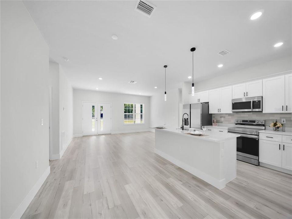For Sale: $268,000 (3 beds, 2 baths, 1529 Square Feet)