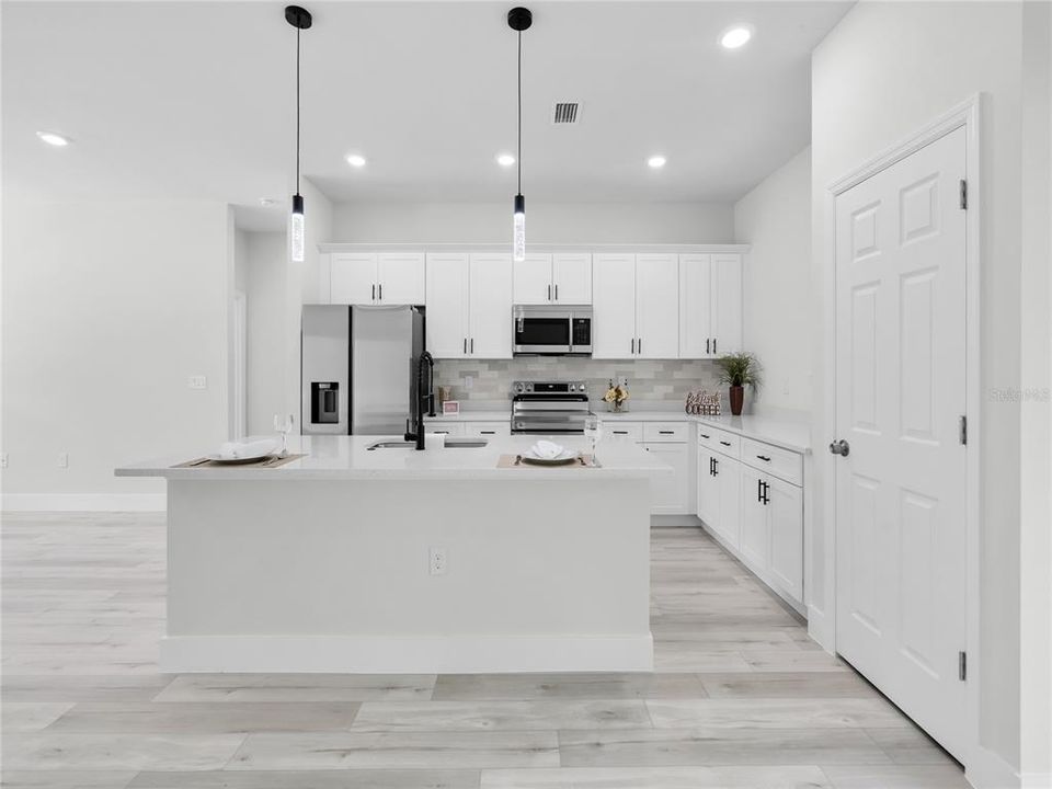 For Sale: $268,000 (3 beds, 2 baths, 1529 Square Feet)