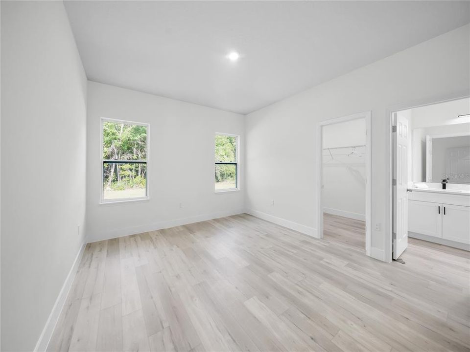 For Sale: $268,000 (3 beds, 2 baths, 1529 Square Feet)