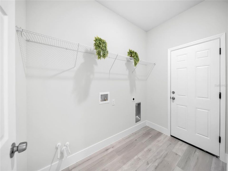 For Sale: $268,000 (3 beds, 2 baths, 1529 Square Feet)
