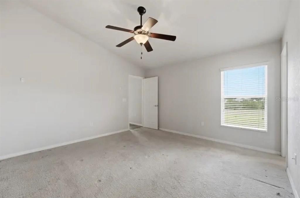For Rent: $2,000 (3 beds, 2 baths, 1252 Square Feet)