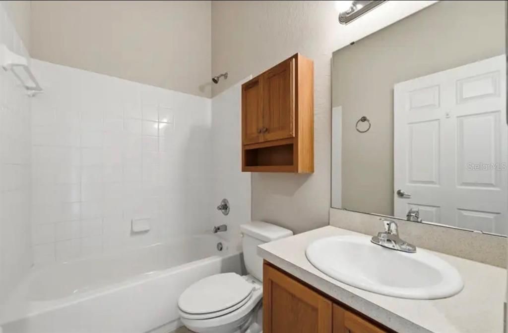 For Rent: $2,000 (3 beds, 2 baths, 1252 Square Feet)