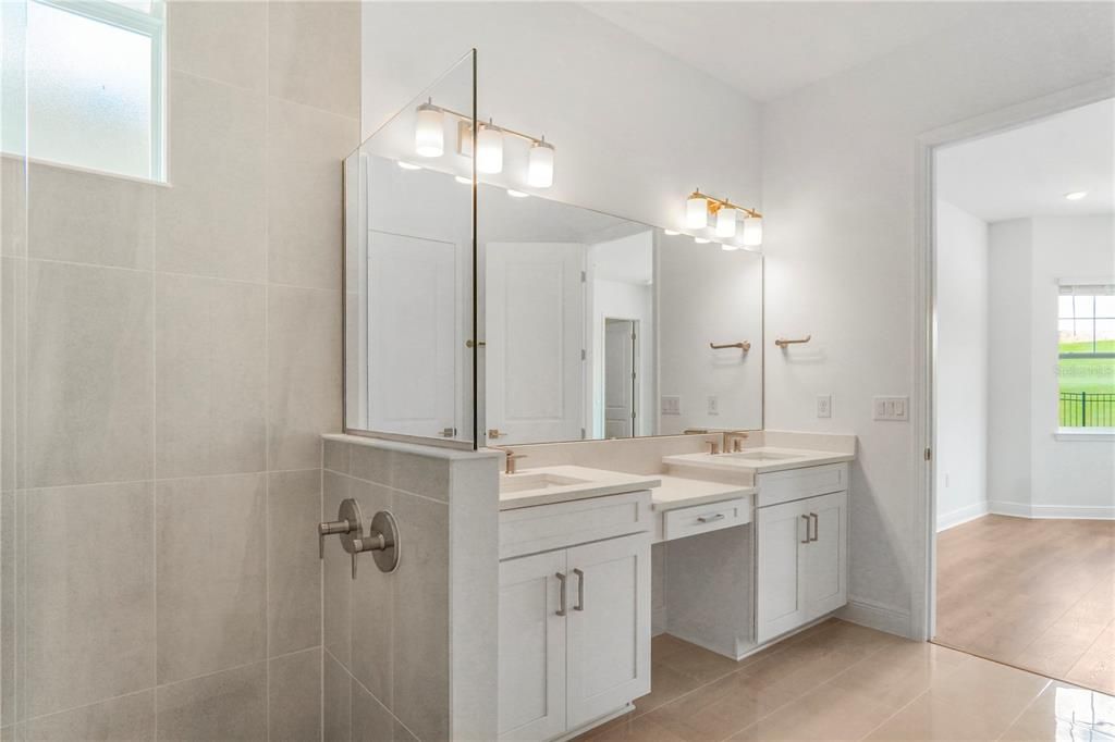 For Rent: $5,850 (5 beds, 4 baths, 3076 Square Feet)