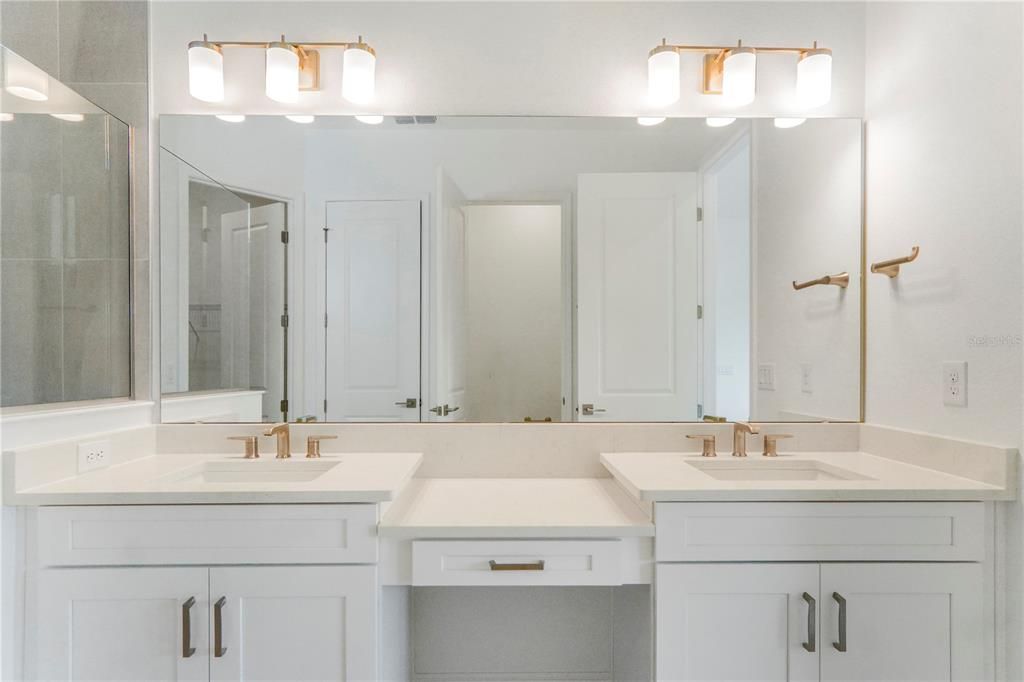 For Rent: $5,850 (5 beds, 4 baths, 3076 Square Feet)