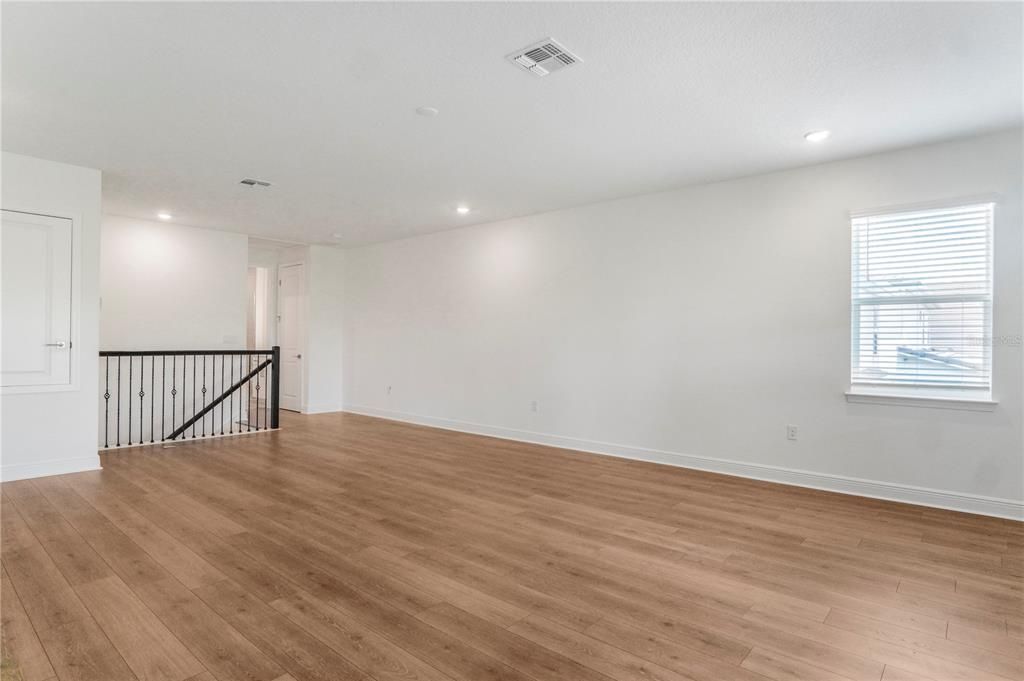 For Rent: $5,850 (5 beds, 4 baths, 3076 Square Feet)
