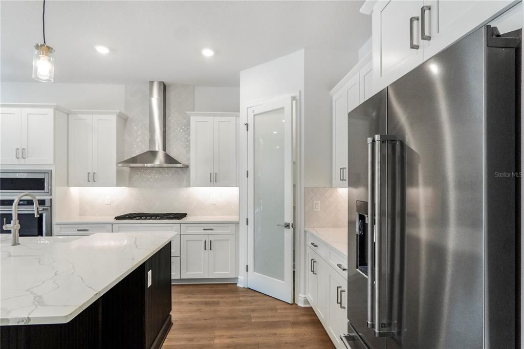 For Rent: $5,850 (5 beds, 4 baths, 3076 Square Feet)