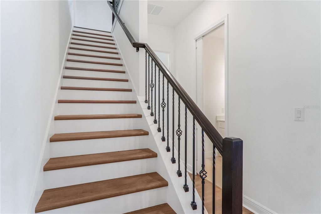 For Rent: $5,850 (5 beds, 4 baths, 3076 Square Feet)