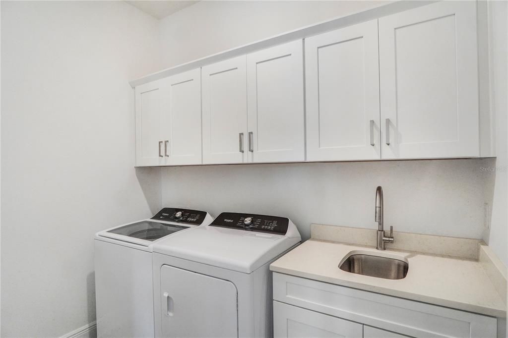 For Rent: $5,850 (5 beds, 4 baths, 3076 Square Feet)