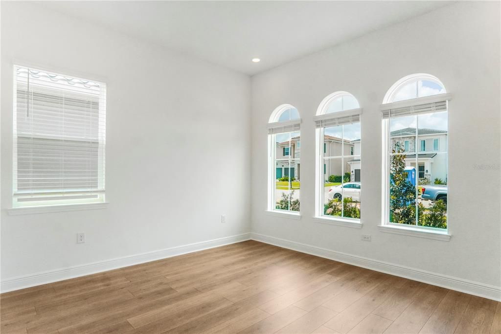 For Rent: $5,850 (5 beds, 4 baths, 3076 Square Feet)