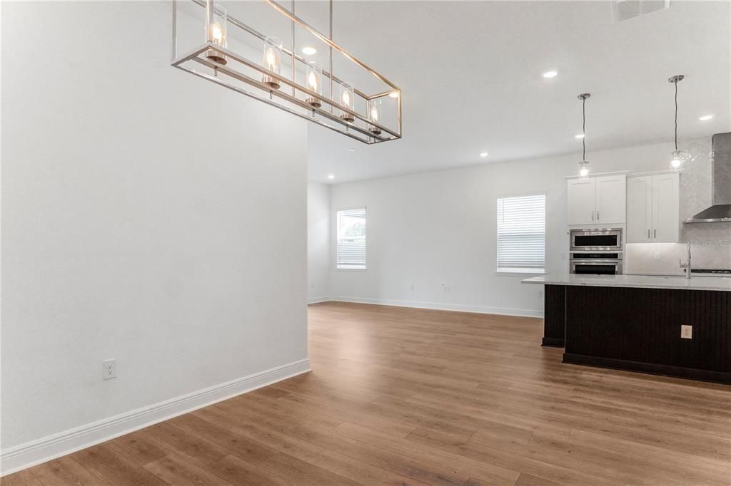 For Rent: $5,850 (5 beds, 4 baths, 3076 Square Feet)