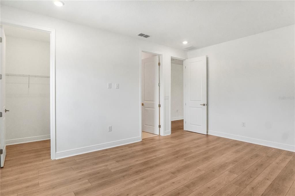 For Rent: $5,850 (5 beds, 4 baths, 3076 Square Feet)