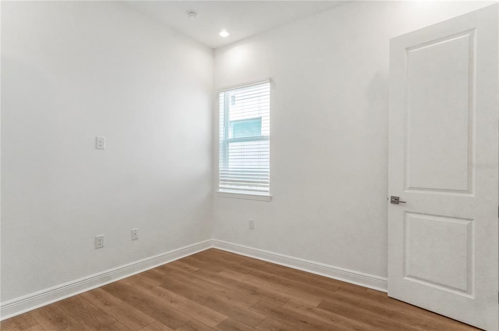 For Rent: $5,850 (5 beds, 4 baths, 3076 Square Feet)