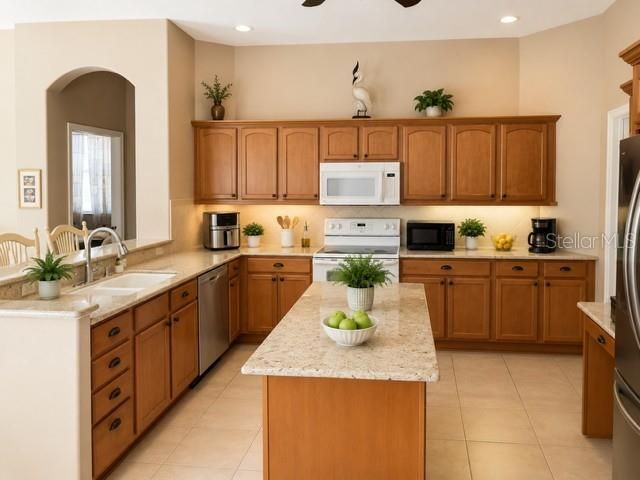 En Venta: $499,000 (4 camas, 3 baños, 2547 Pies cuadrados)