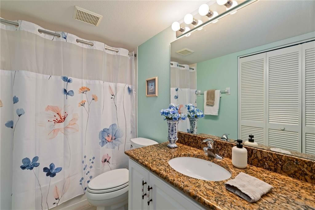 В аренду: $1,700 (2 спален, 2 ванн, 1230 Квадратных фут)