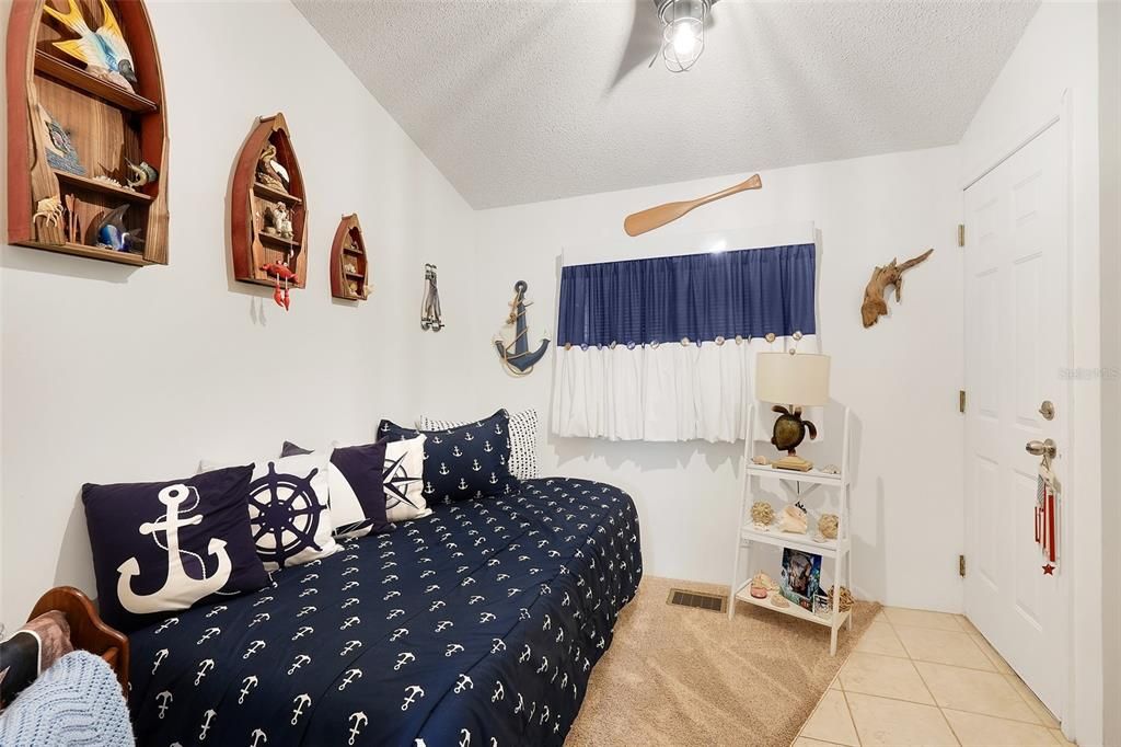 For Sale: $132,023 (2 beds, 1 baths, 896 Square Feet)