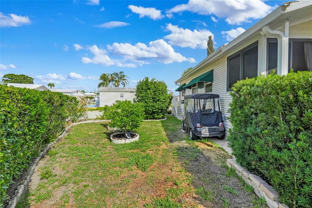For Sale: $132,023 (2 beds, 1 baths, 896 Square Feet)