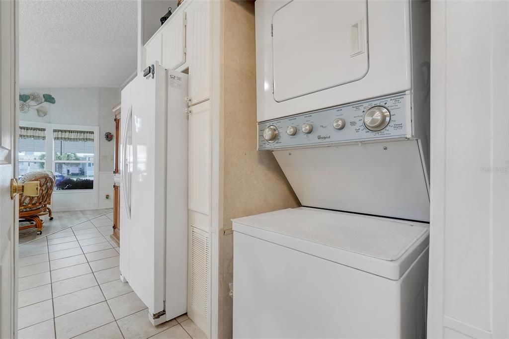 For Sale: $132,023 (2 beds, 1 baths, 896 Square Feet)