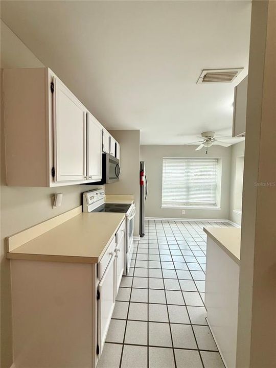 For Rent: $2,250 (3 beds, 2 baths, 1396 Square Feet)