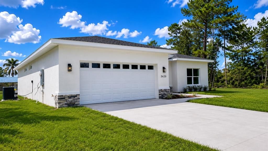 For Sale: $329,900 (4 beds, 3 baths, 1866 Square Feet)