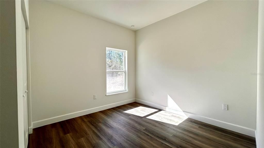 For Sale: $329,900 (4 beds, 3 baths, 1866 Square Feet)