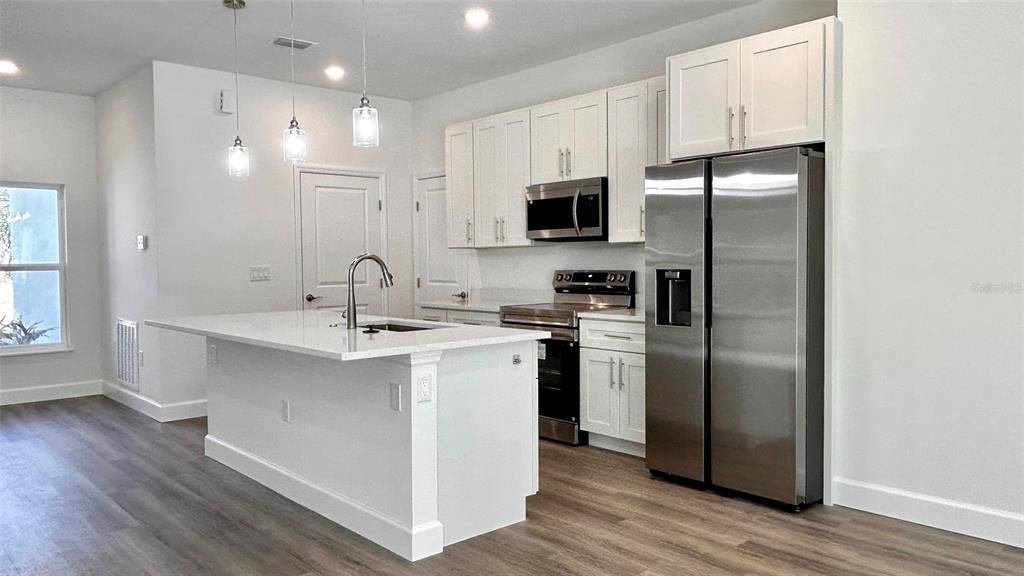 For Sale: $329,900 (4 beds, 3 baths, 1866 Square Feet)