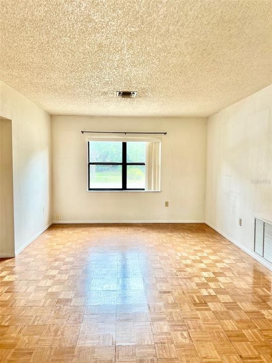В аренду: $1,895 (2 спален, 1 ванн, 1072 Квадратных фут)