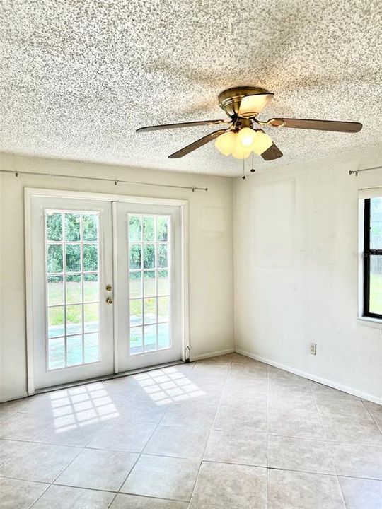 В аренду: $1,895 (2 спален, 1 ванн, 1072 Квадратных фут)