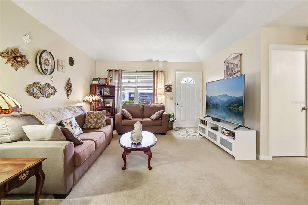 For Sale: $234,900 (2 beds, 2 baths, 1325 Square Feet)