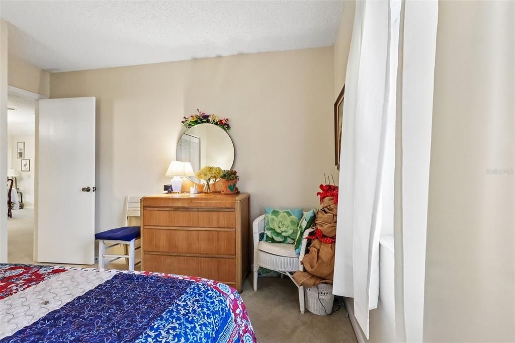 For Sale: $234,900 (2 beds, 2 baths, 1325 Square Feet)