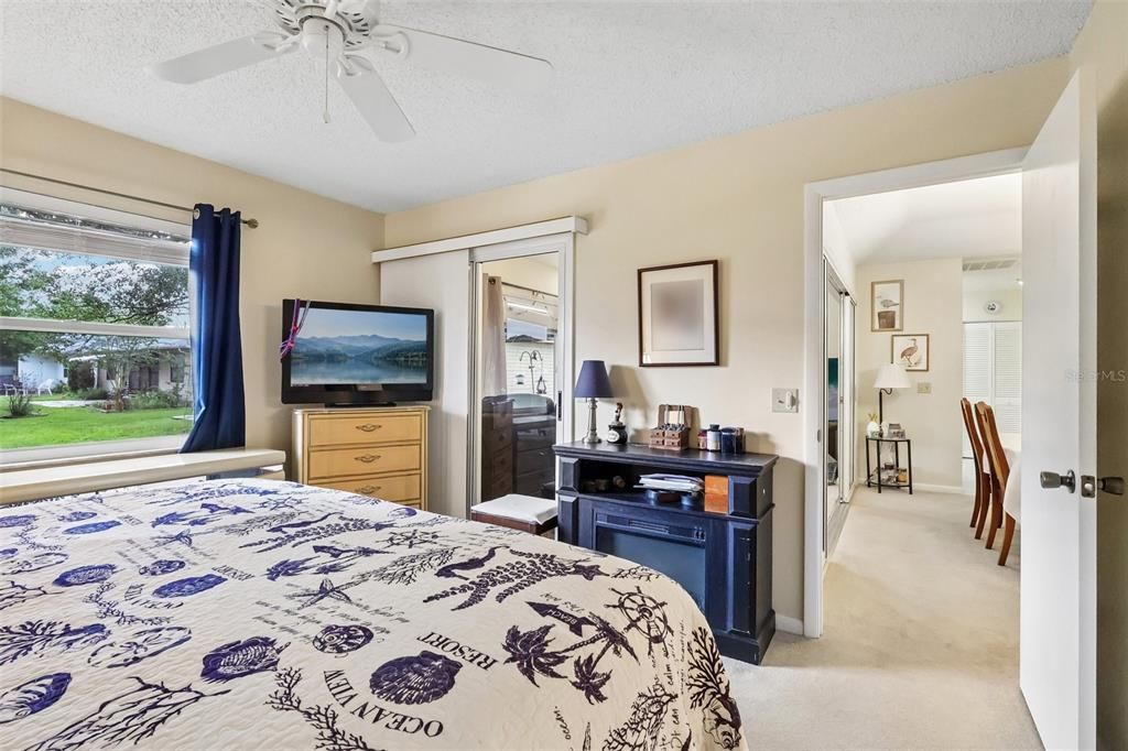 For Sale: $234,900 (2 beds, 2 baths, 1325 Square Feet)