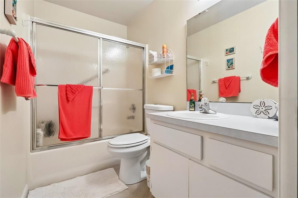 For Sale: $234,900 (2 beds, 2 baths, 1325 Square Feet)