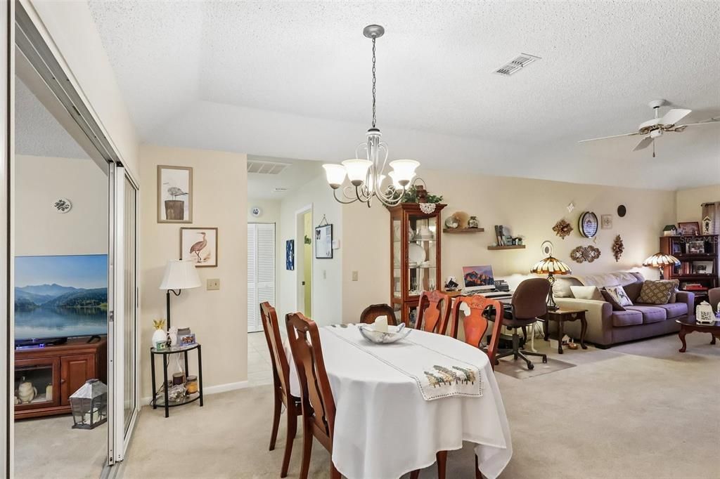 For Sale: $234,900 (2 beds, 2 baths, 1325 Square Feet)