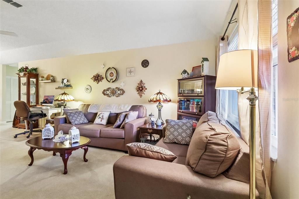 For Sale: $234,900 (2 beds, 2 baths, 1325 Square Feet)